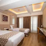 Hotel Vera Life