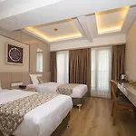 Vera Life Hotel 3*