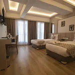 Vera Life Hotel
